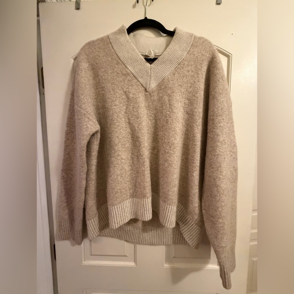 Lululemon Alpaca-wool blend V-neck sweater in Light Beige